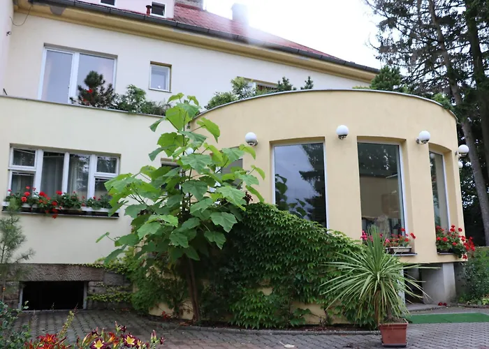 Pod šibeňákem 3*
